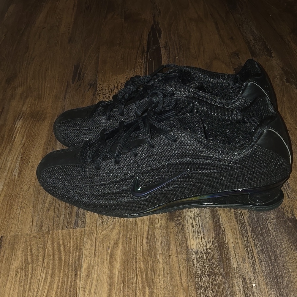 Women's Nike shoes - Picture 3 of 3